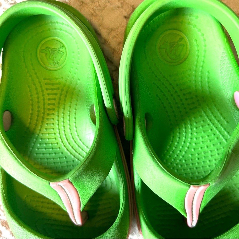 CROCS Maryjane Thong Child’s Sandals. Size 6/7. - Picture 5 of 8